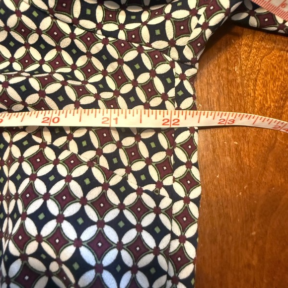 Talbots Petites LP Diamond‎ Geometric Print Red V-Neck Blouse Shirt Top Women - Picture 8 of 10